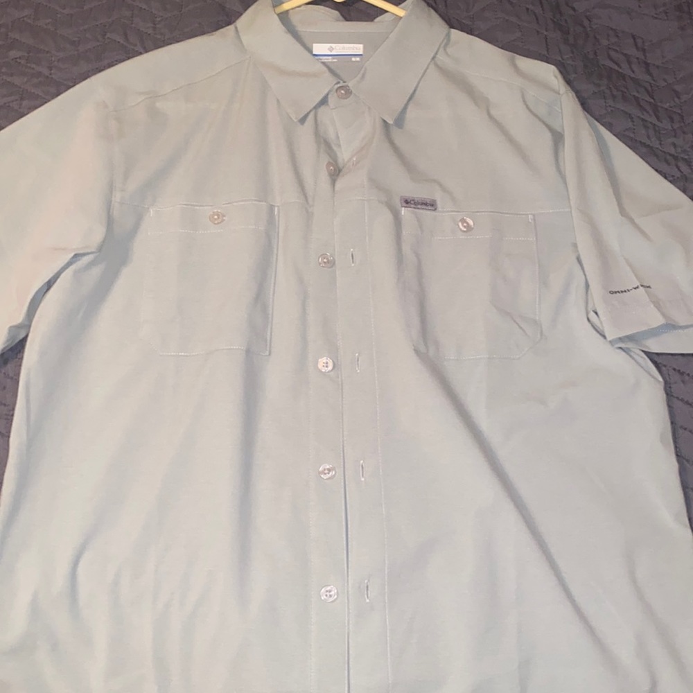 Brand new. Never worn Colombia Omni-wick short sleeve performance button down